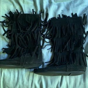 Fringe boots